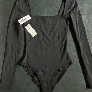 Babaton Black Contour Long Sleeve